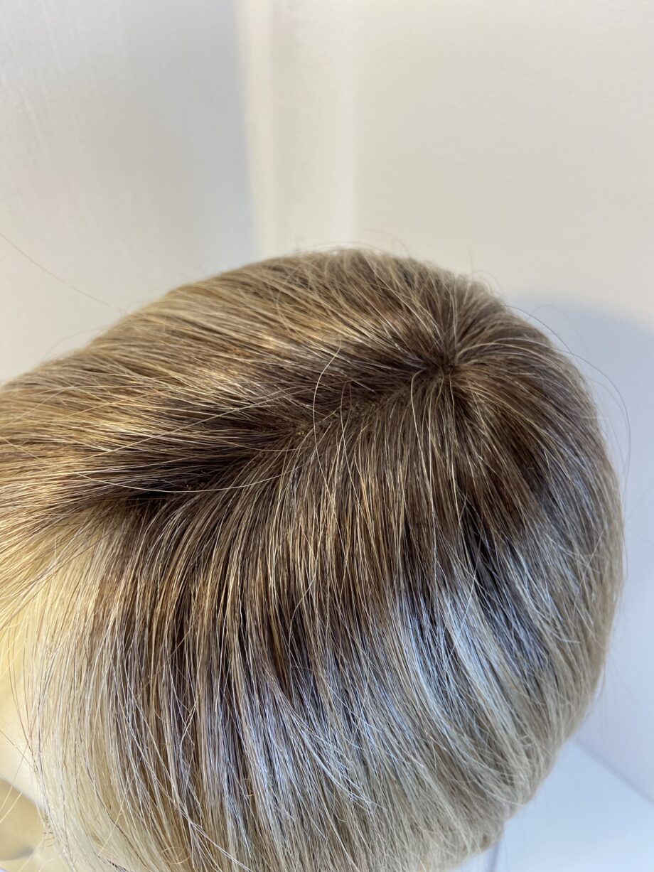 Stunning blonde hairpower wig. Bblms625