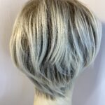 Blonde highlighted short wig. Blss825