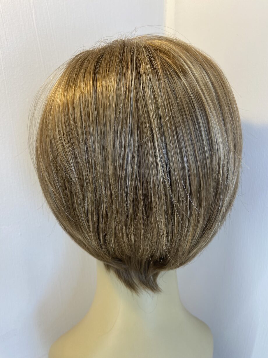 Stunning brown Rene of Paris wig. Brms828