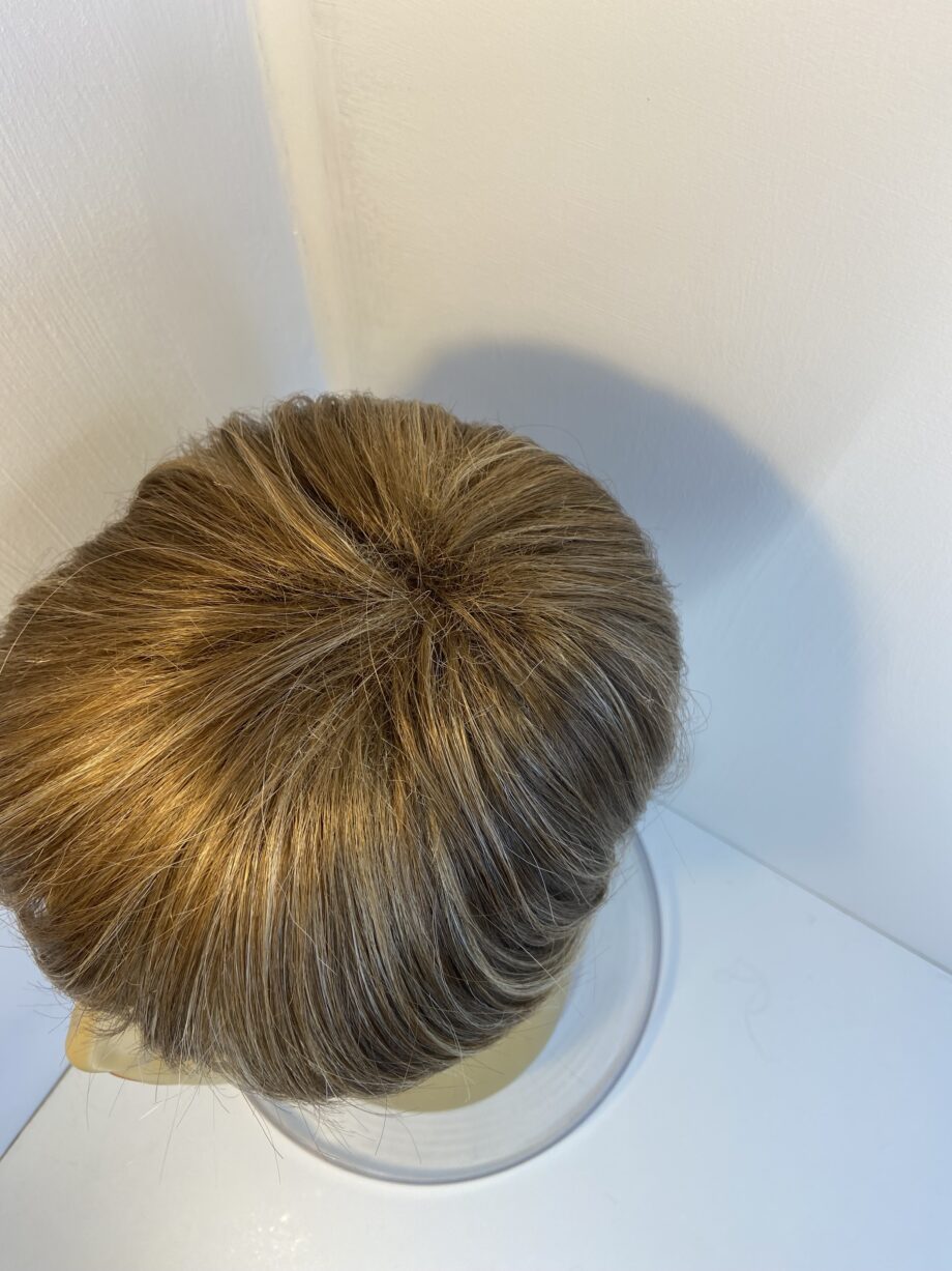 Stunning brown Rene of Paris wig. Brms828
