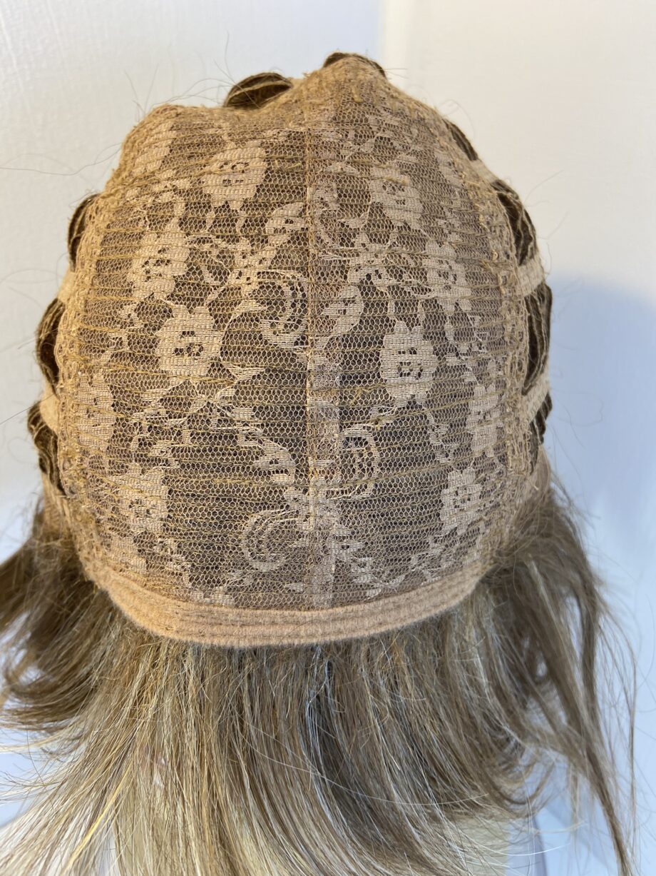 Stunning brown Rene of Paris wig. Brms828