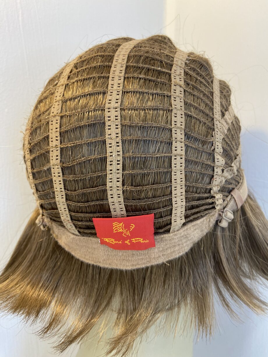 Stunning brown Rene of Paris wig. Brms828