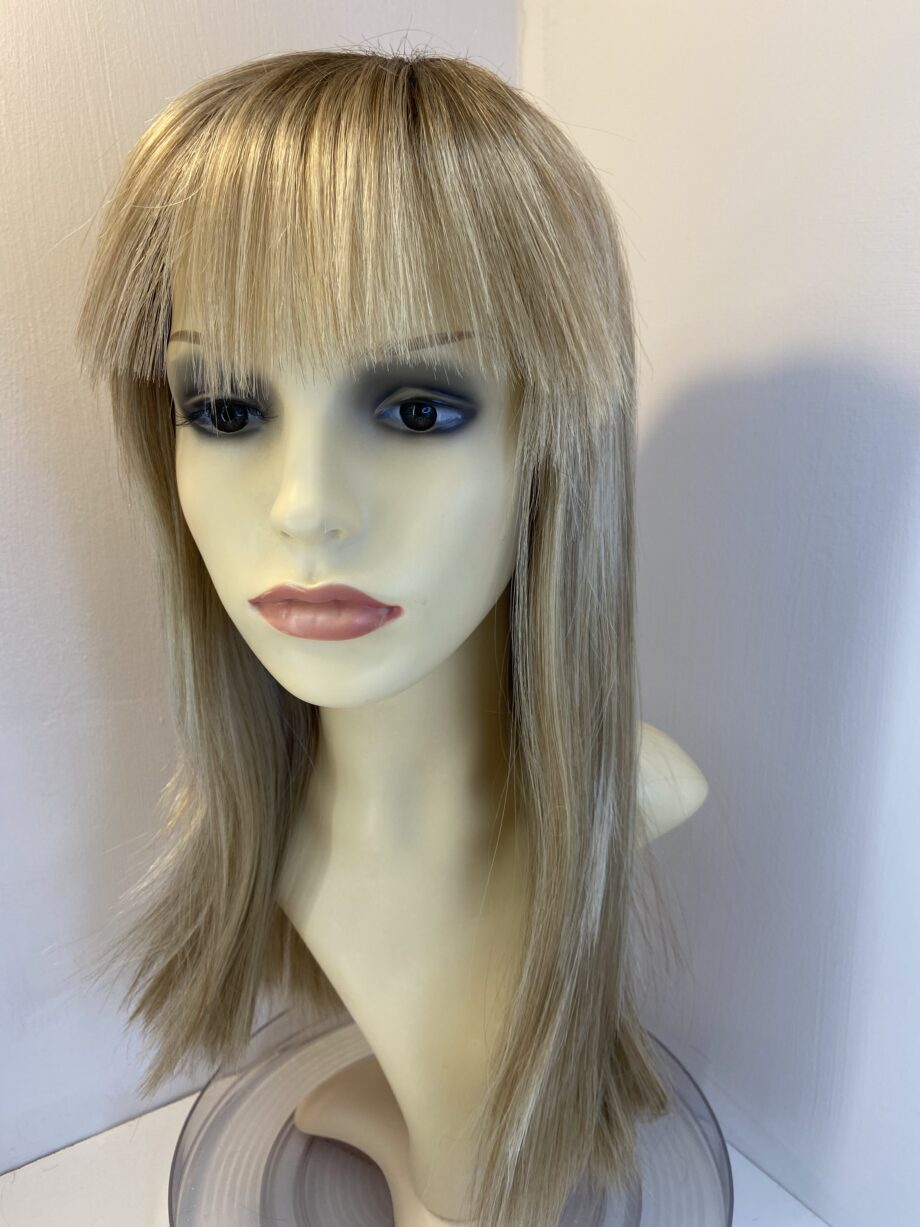 Lovely long blonde wig. Bblls629