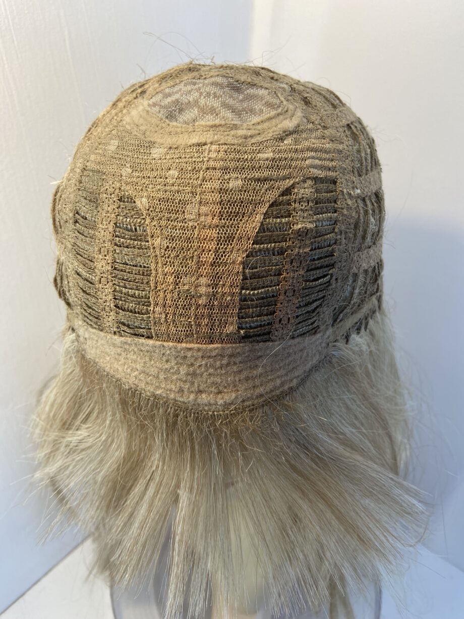 Lovely long blonde wig. Bblls629