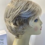 New blonde short designer wig. Bblsw634