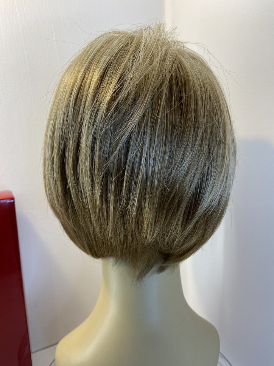 Rene of Paris blonde wig. Bblms636
