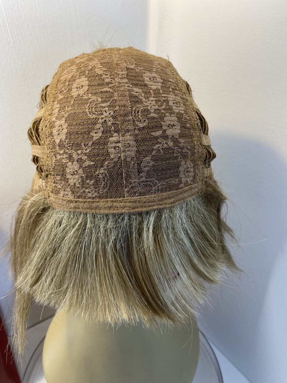 Rene of Paris blonde wig. Bblms636