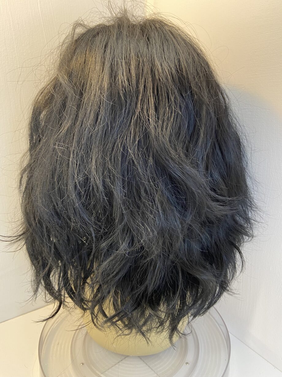 New stunning black wavy modern wig. Blalw636