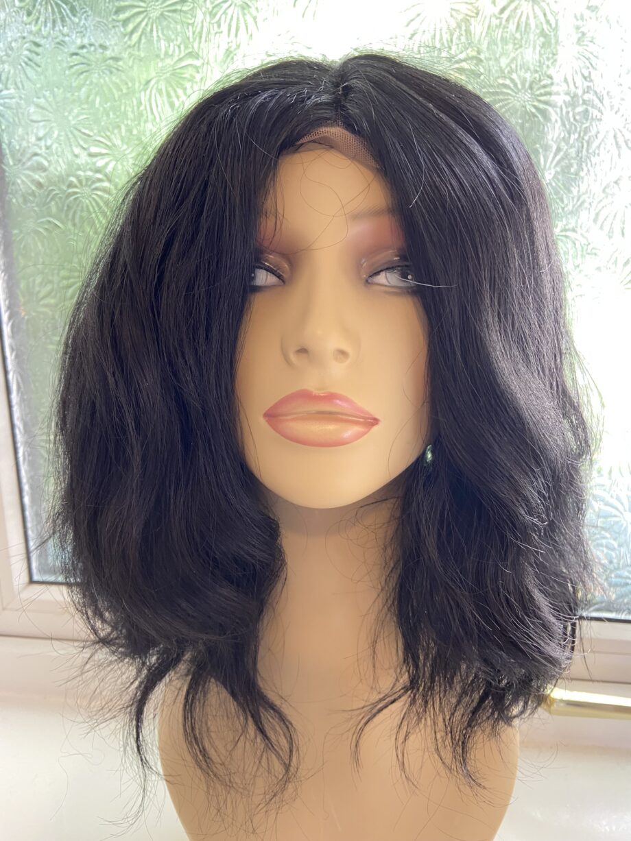 New stunning black wavy modern wig. Blalw636