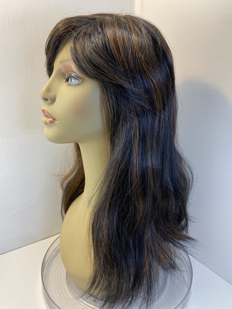 Very stylish dark brown highlighted wig. Brls638