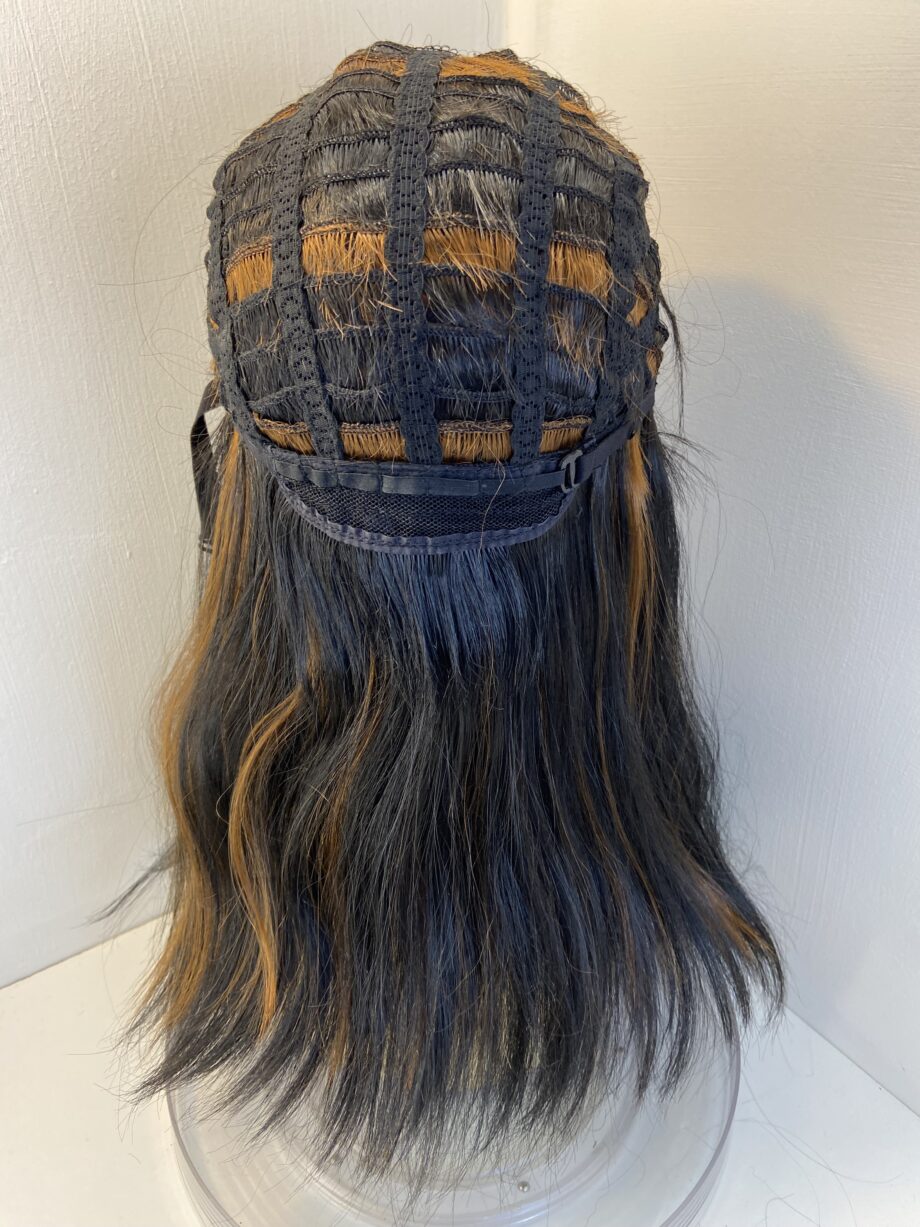 Very stylish dark brown highlighted wig. Brls638