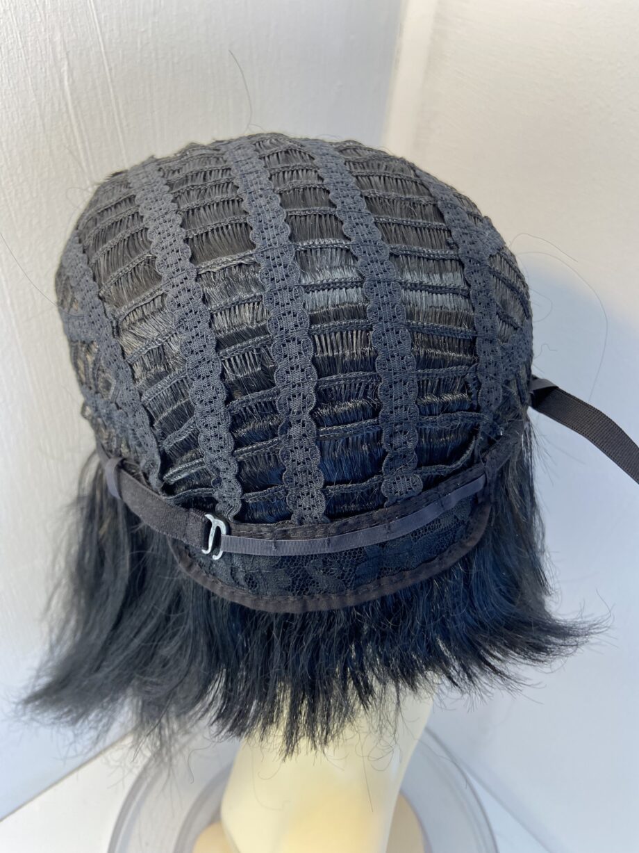 Black mid length wig. Blams639