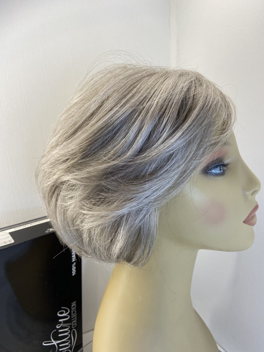 Stunning Paula young silver grey wig. Bgms641