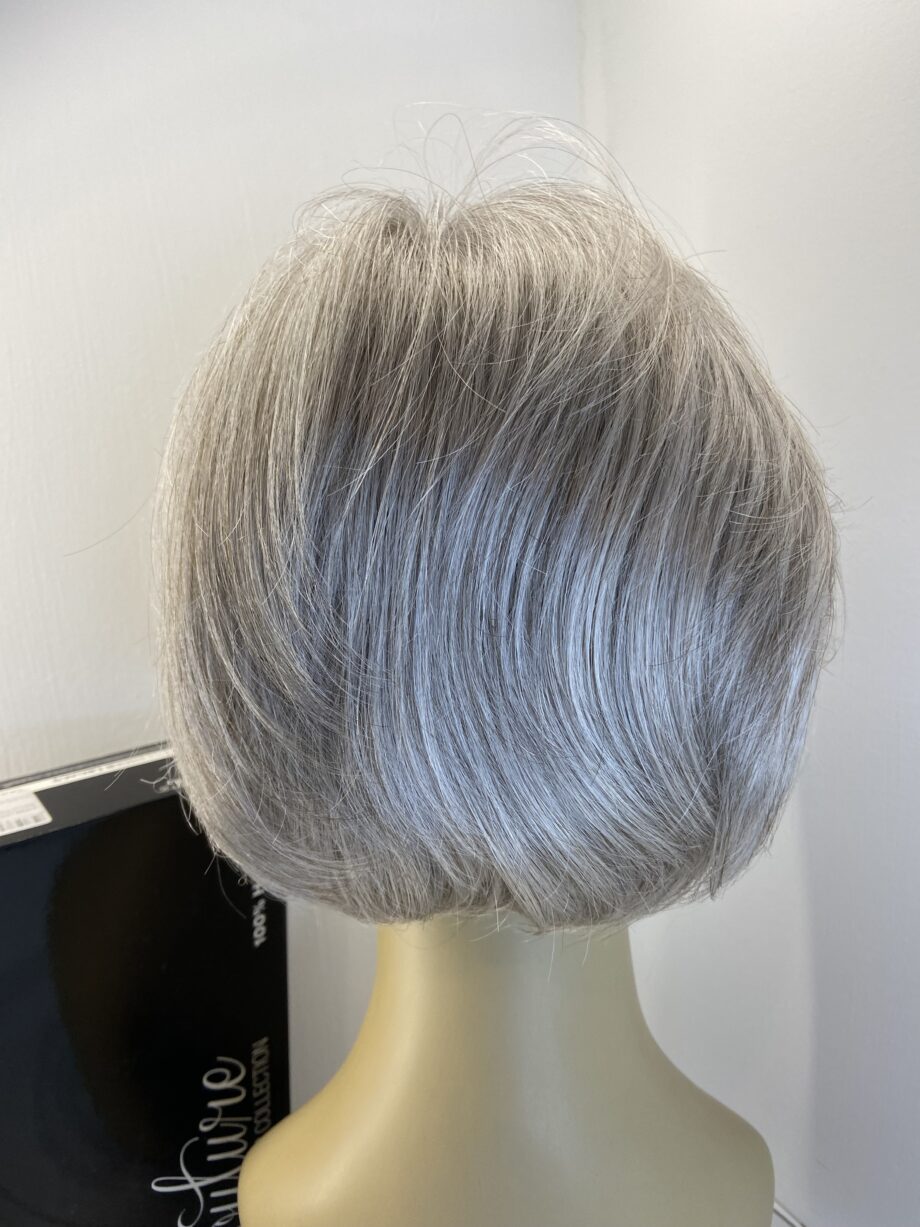 Stunning Paula young silver grey wig. Bgms641