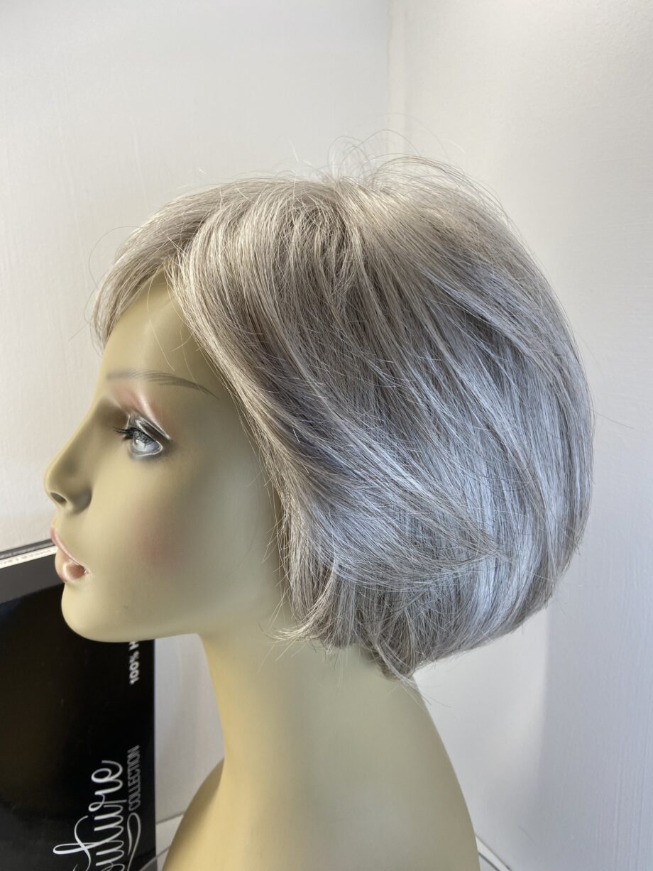 Stunning Paula young silver grey wig. Bgms641