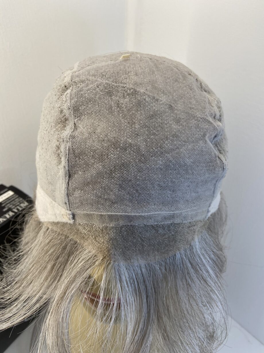 Stunning Paula young silver grey wig. Bgms641