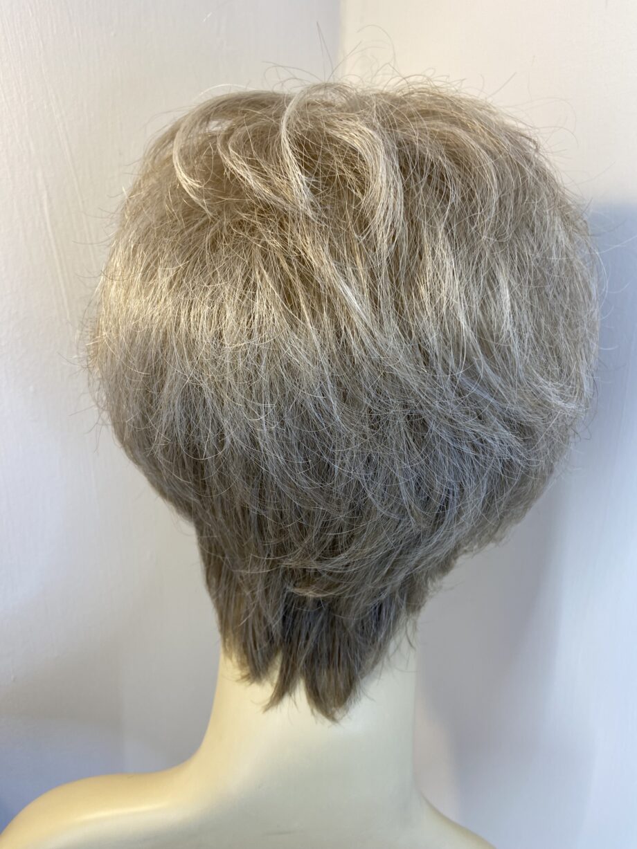 Short blonde Ellen Wille wig. Bblss646