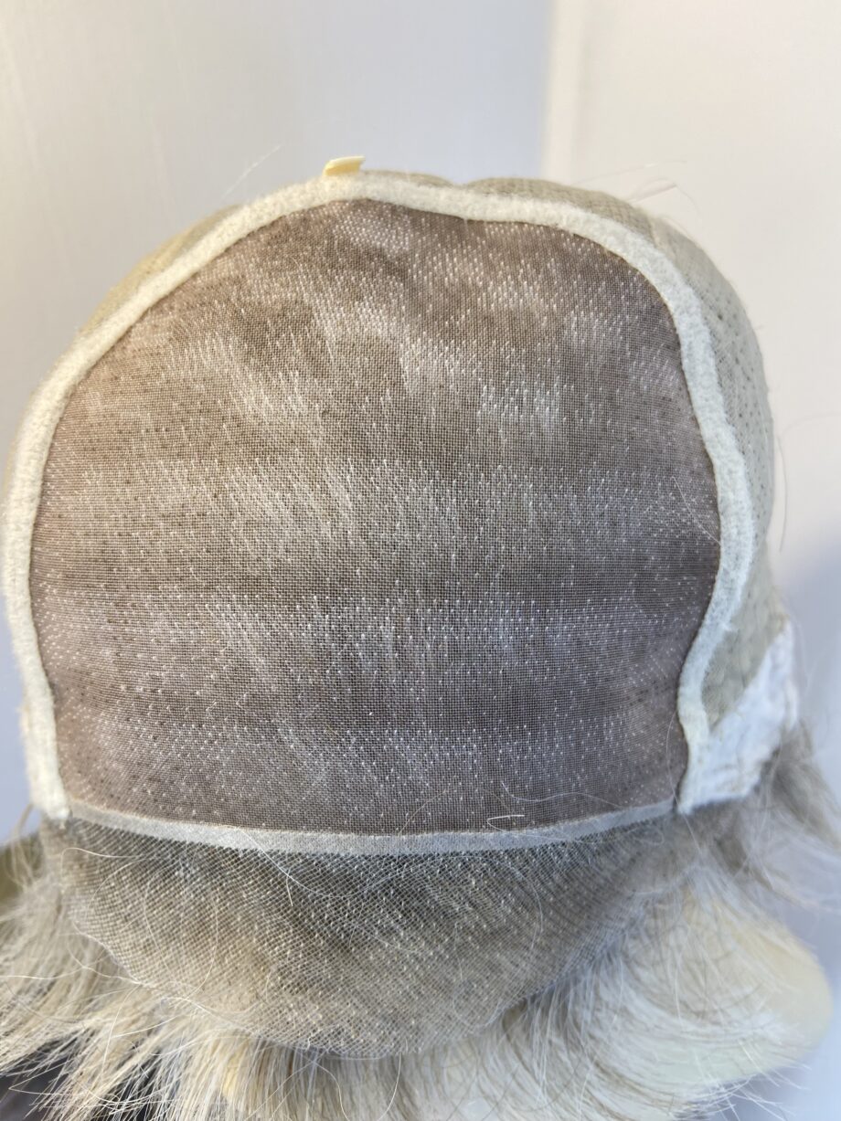 Short blonde Ellen Wille wig. Bblss646