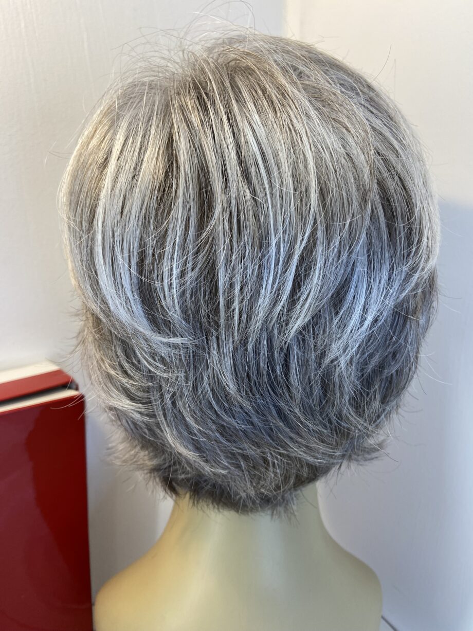 Very lovely grey mid length wig. Bgss648