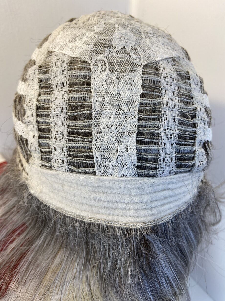 Very lovely grey mid length wig. Bgss648