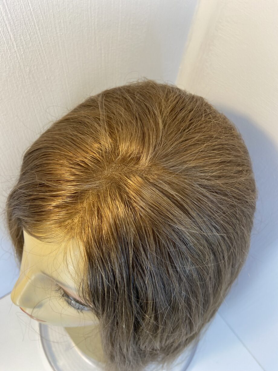 Donated hair long light brown wig new. Brls831