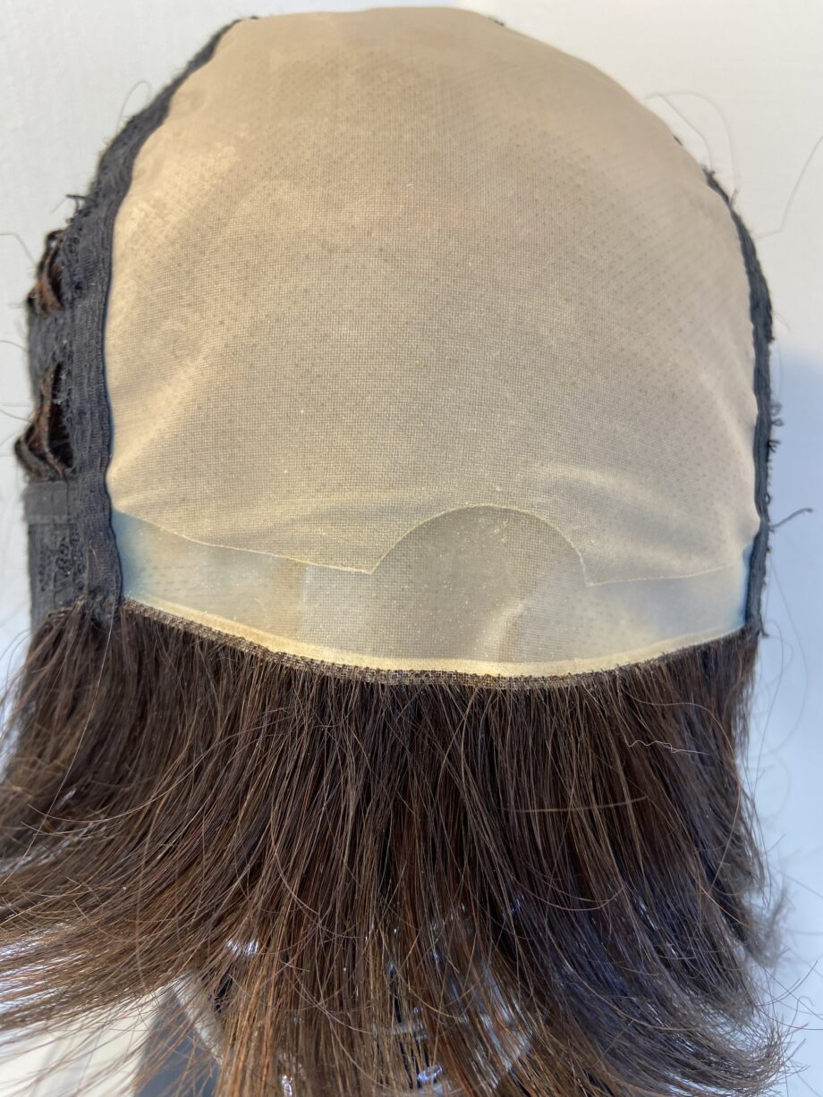 Very stylish brown Rene of Paris wig. Brms3342
