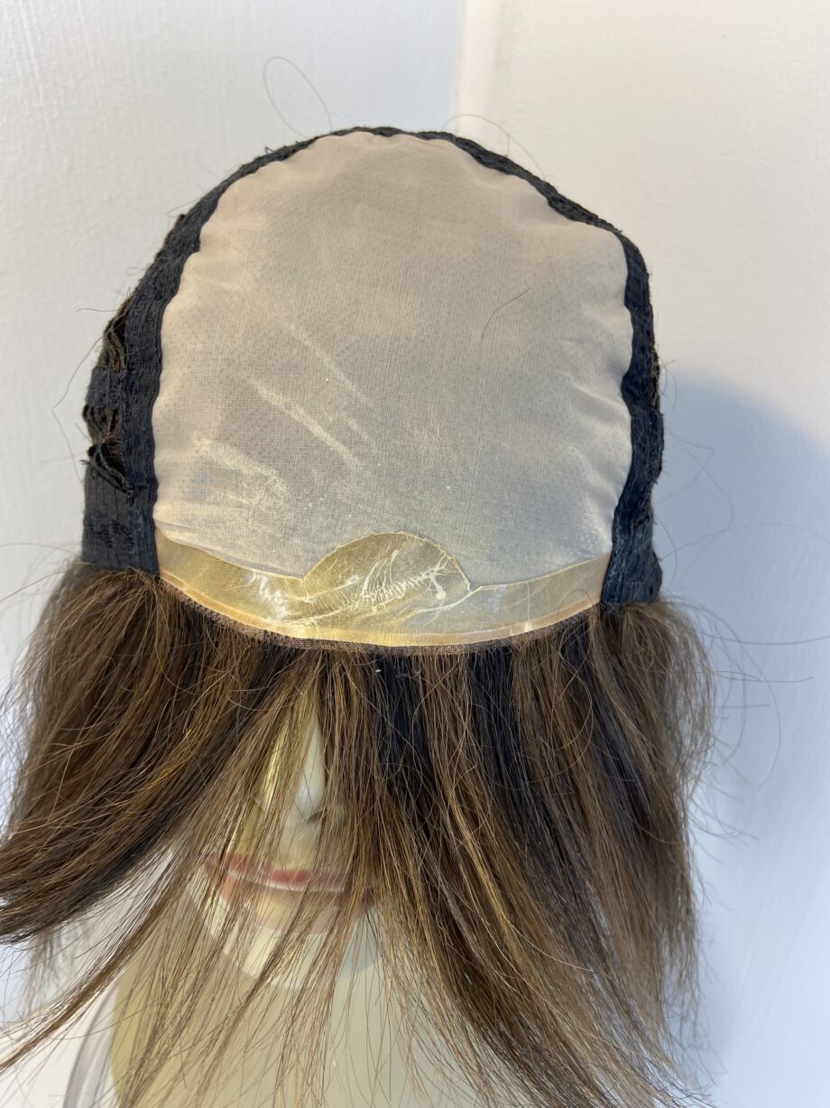Brown designer wig. Brms3344