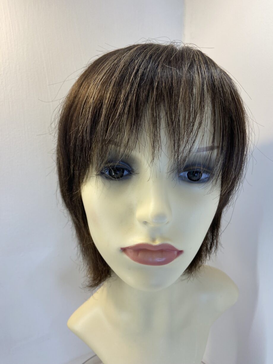 Shiny highlighted brown Rene of Paris wig. Brms3346