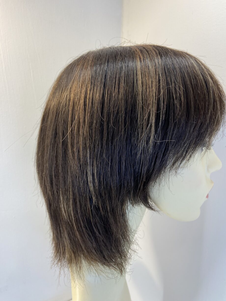 Shiny highlighted brown Rene of Paris wig. Brms3346