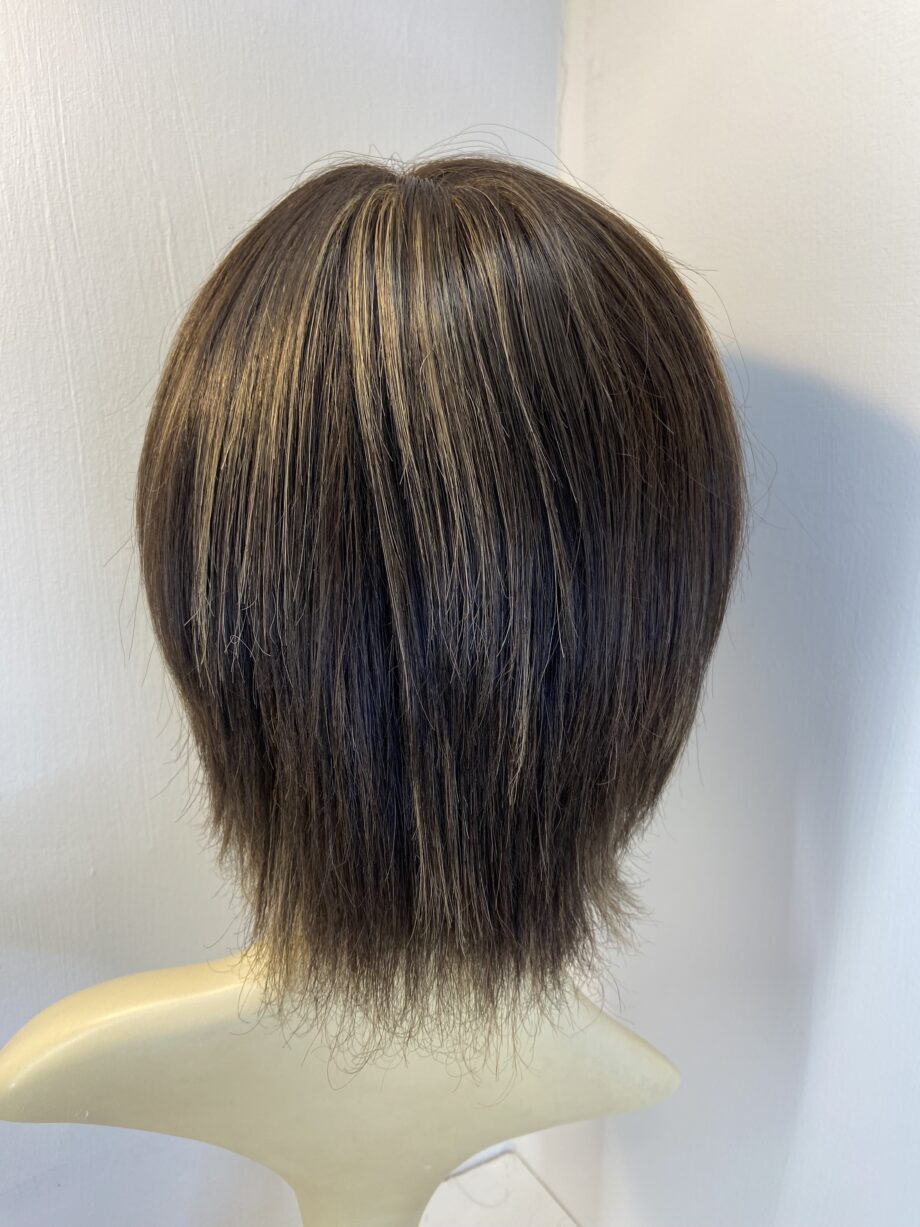 Shiny highlighted brown Rene of Paris wig. Brms3346