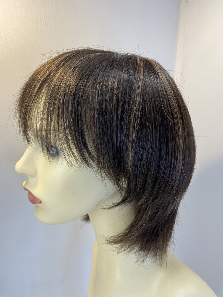 Shiny highlighted brown Rene of Paris wig. Brms3346