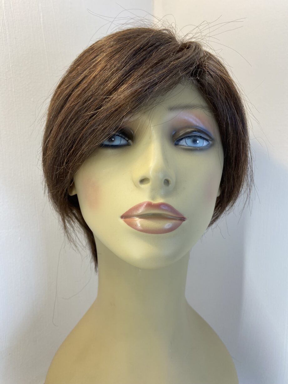 Short brown Ellen Wille wig. Brss3347