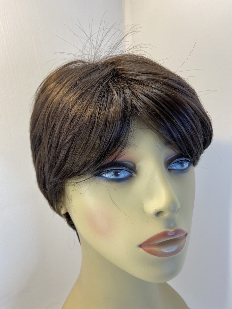 Very stylish short brown wig. Brss3351