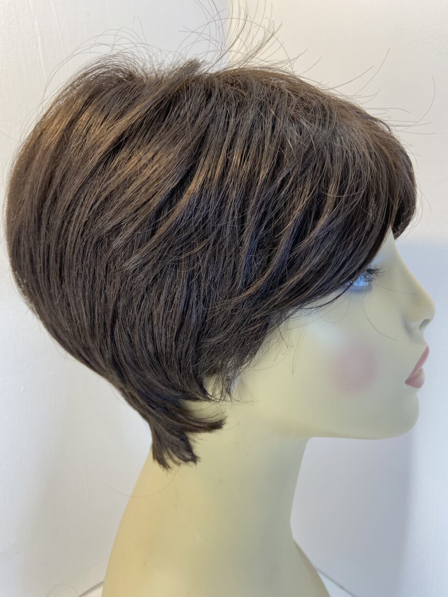 Very stylish short brown wig. Brss3351