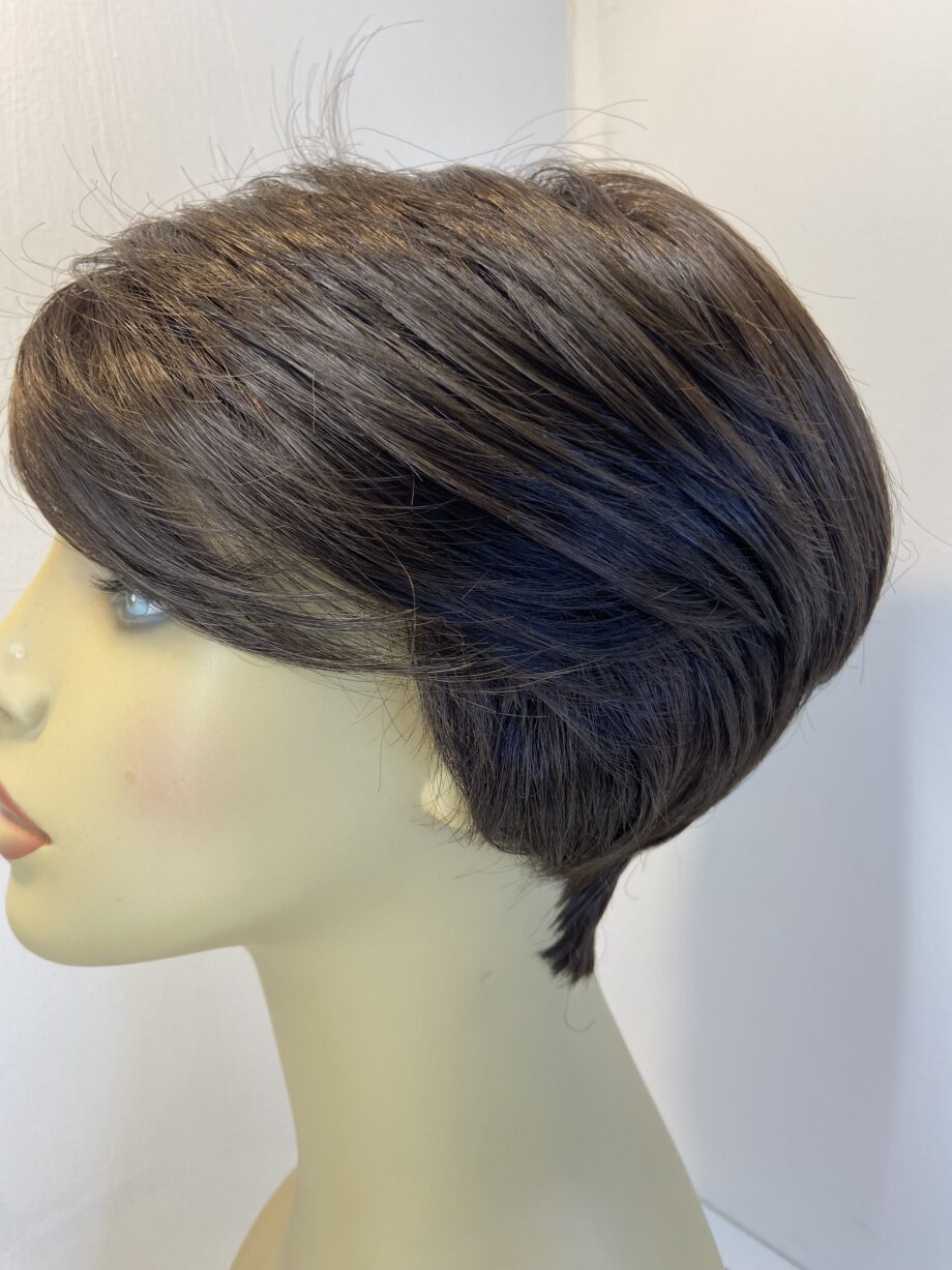 Very stylish short brown wig. Brss3351