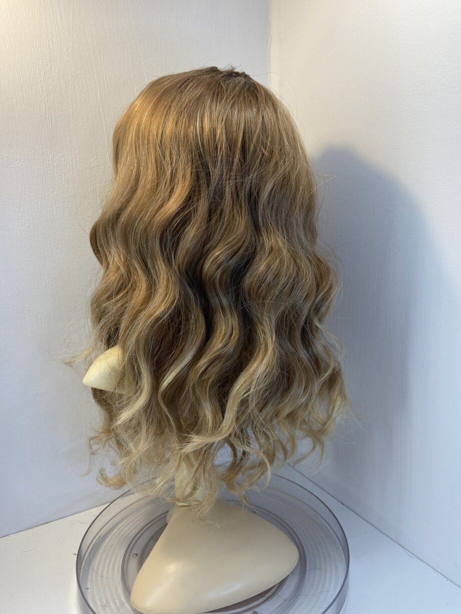 Long wavy blonde soft cap wig. Bllw3353