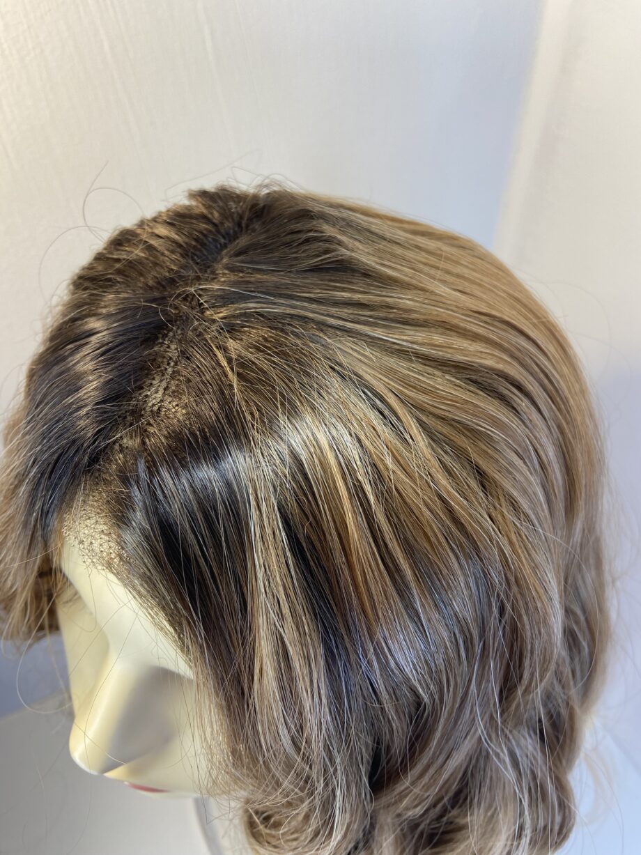 Long wavy blonde soft cap wig. Bllw3353