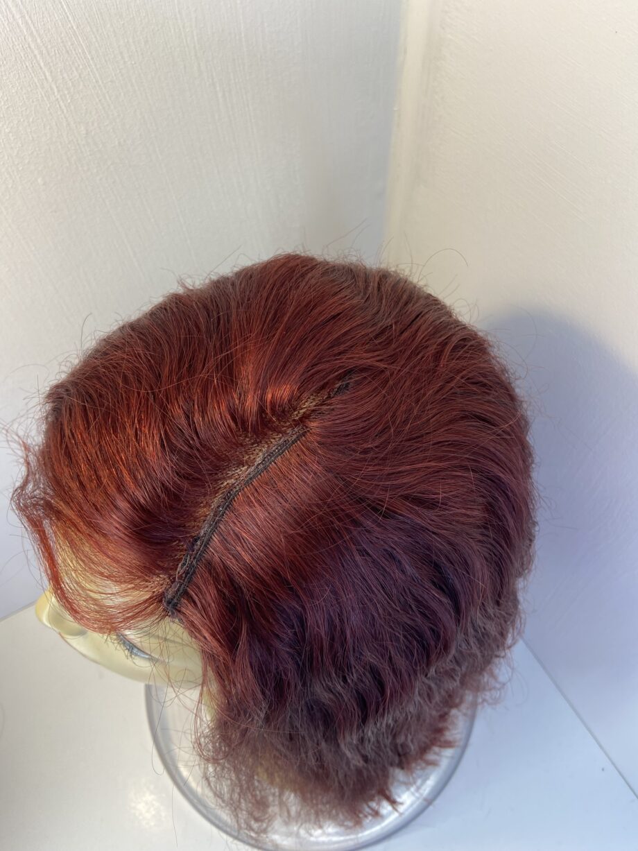 Stunning burgundy red long wavy wig. Rlw3358