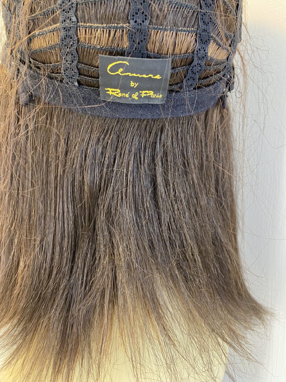 Long brown wig. Brls5011