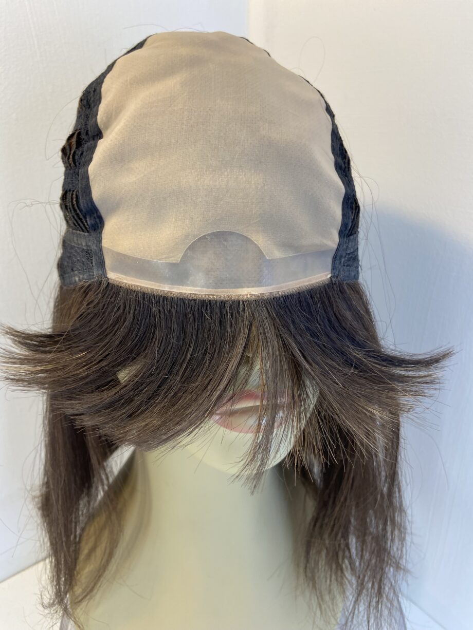 Long brown wig. Brls5011