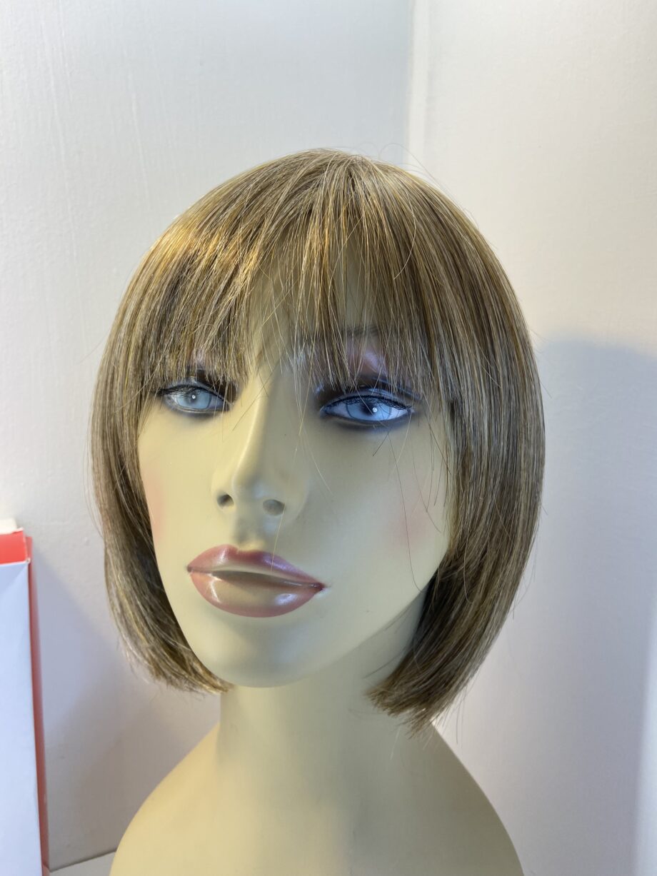 As new Ellen Willie sand mix wig. Bblms651
