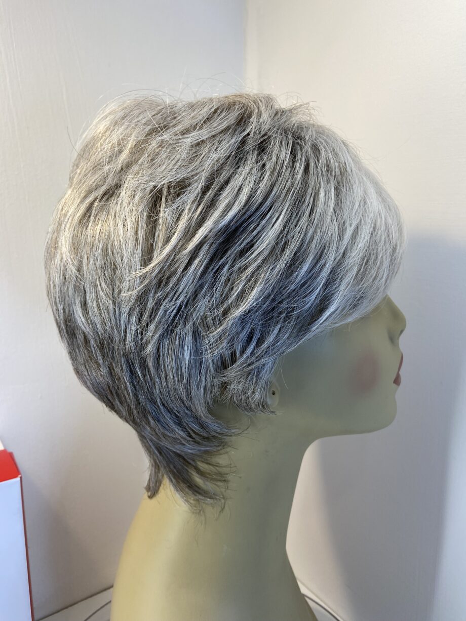 Ellen Wille silver grey wig. Bgss653