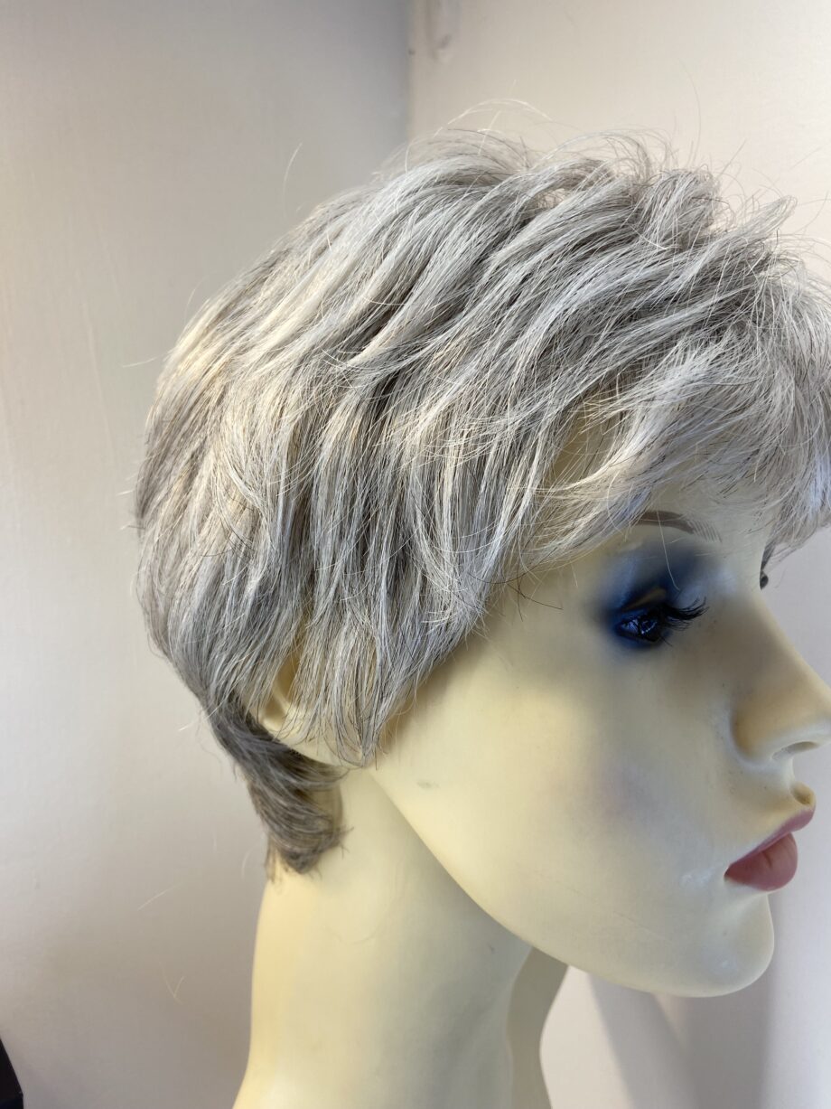 Pewter glow short designer wig. Bgss654