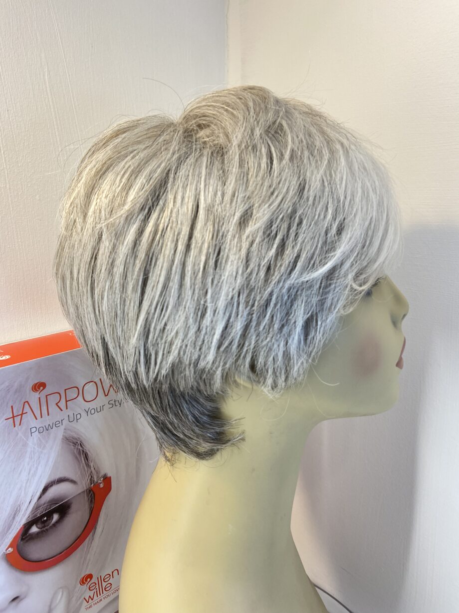 Stunning snow mix wig. Bgss655