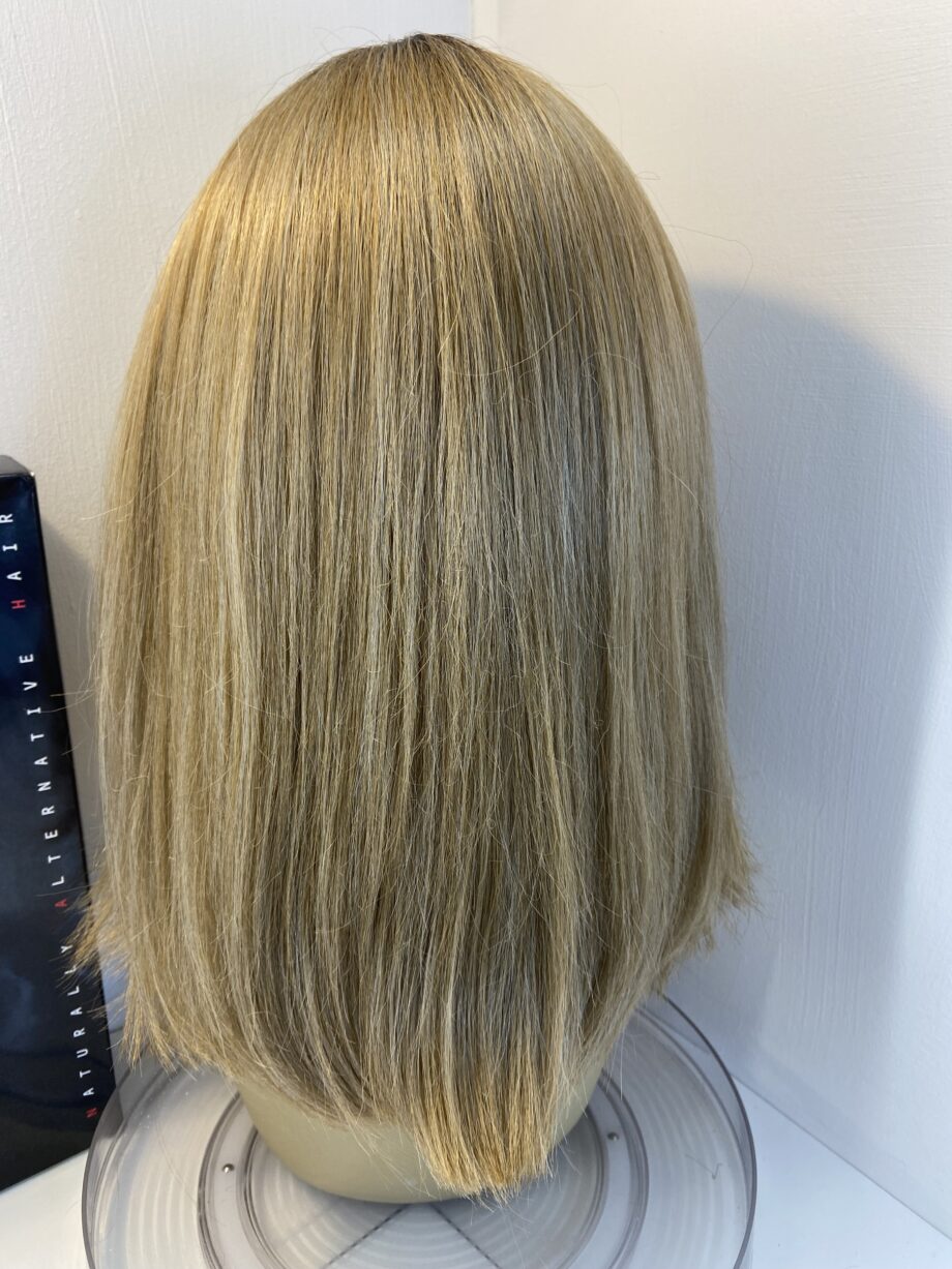 Long blonde beautiful wig. Bblls659