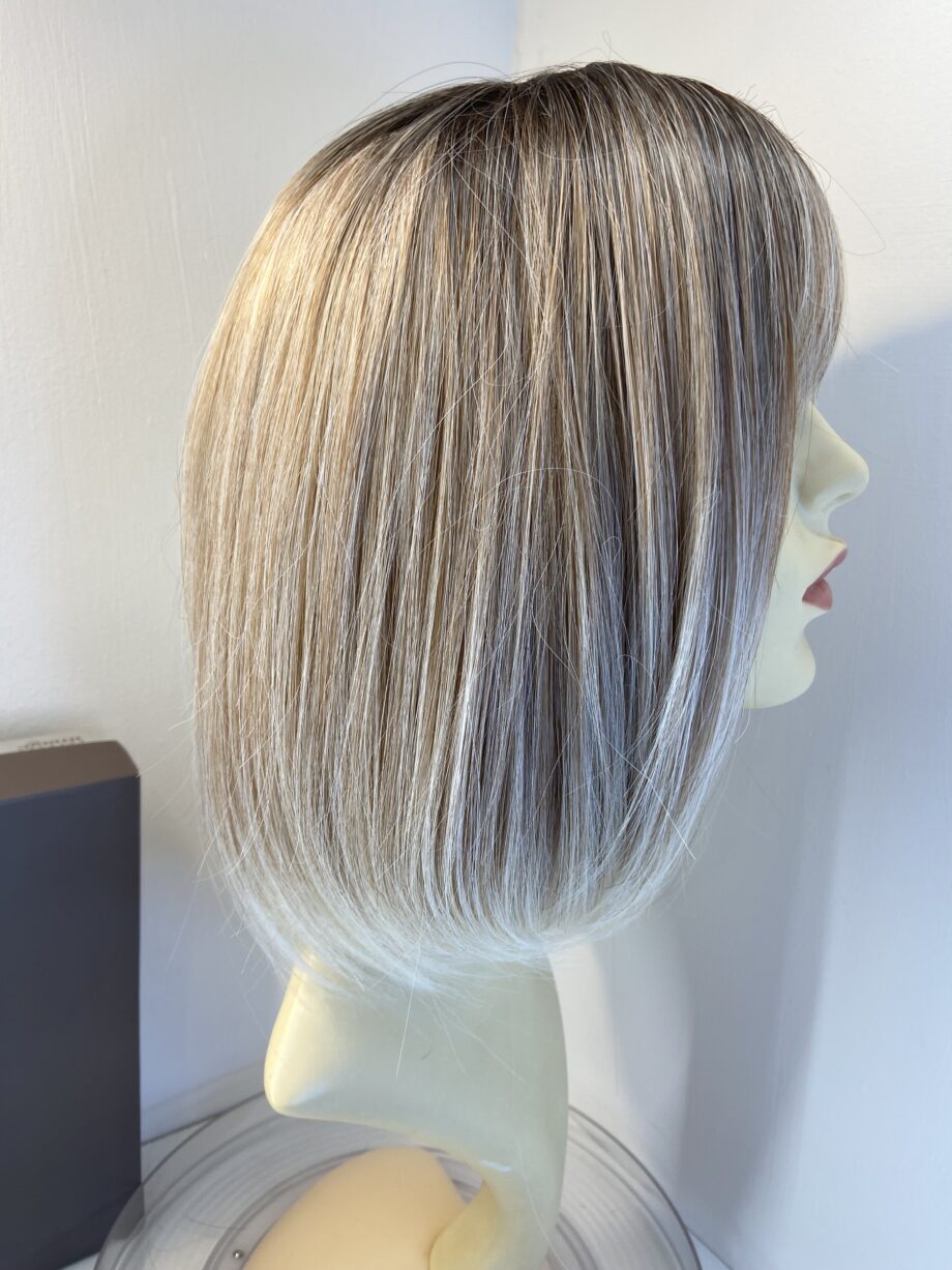 New rooted light blonde/ pink wig. Bpins660