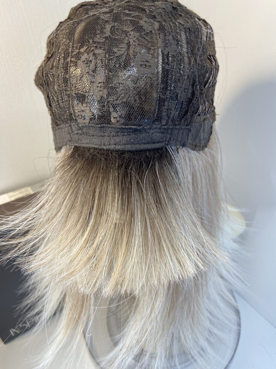 New rooted light blonde/ pink wig. Bpins660