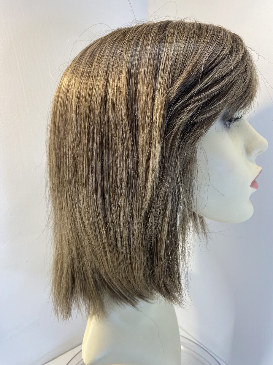 Stunning Amore brown wig. Blms100