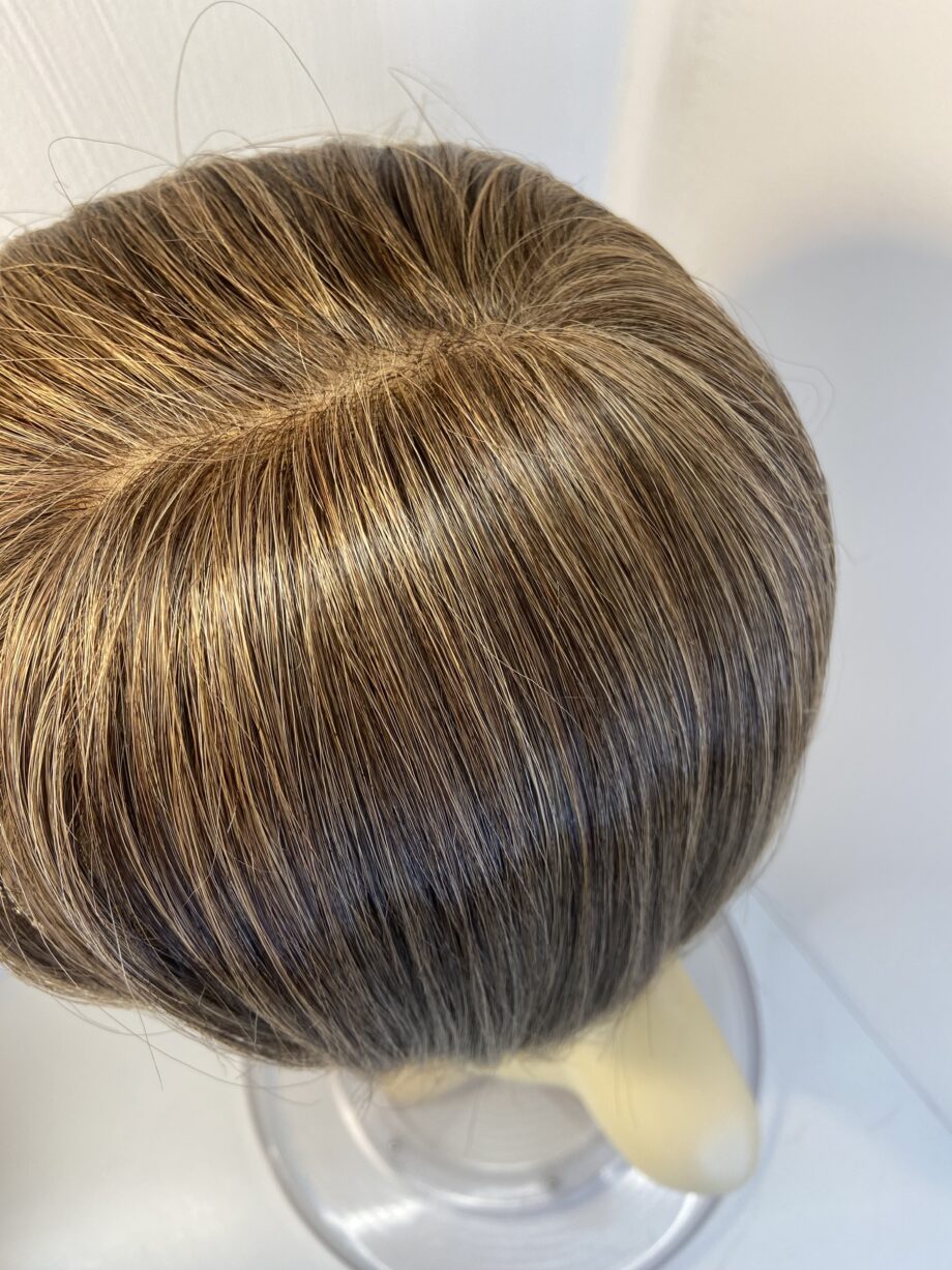 Stunning Amore brown wig. Blms100