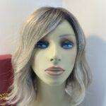 Stunning blonde rooted new wig. Bbllw664